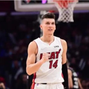 九游体育-多项数据刷新生涯新高 希罗让人忘记吉米·巴特勒