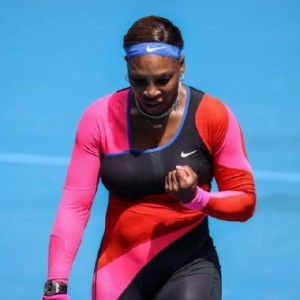 九游体育-小威三盘苦战力克萨巴伦卡 争冠路上感谢姐姐陪伴